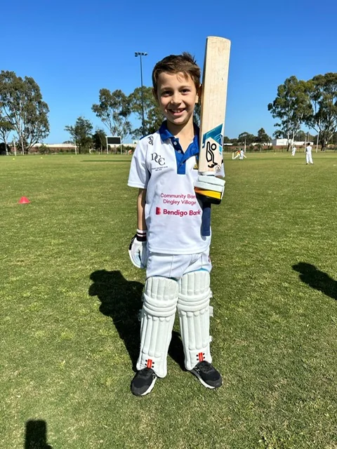 Dingley junior cricketer ready to bat